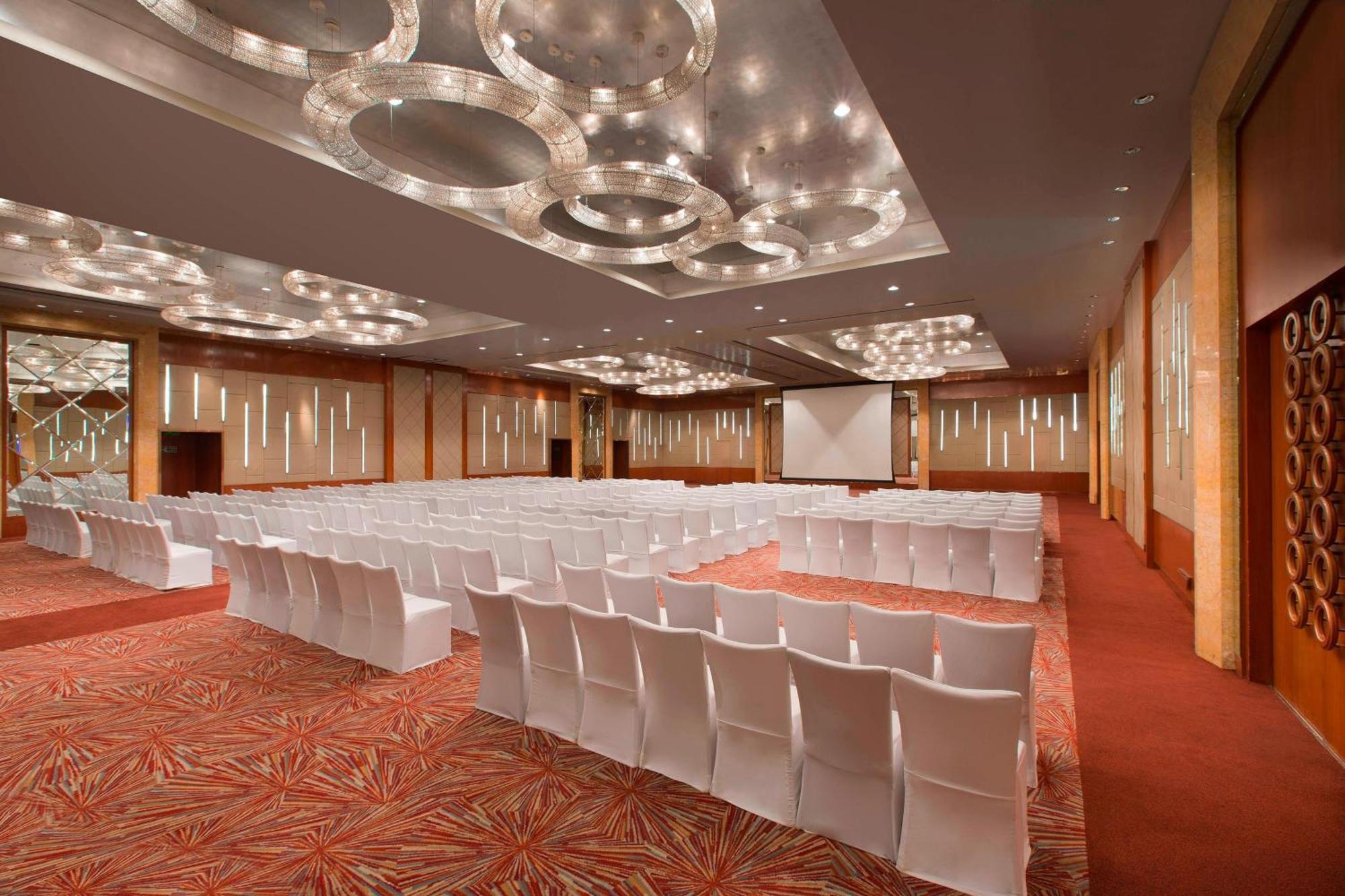 Sheraton Grand Bangalore Hotel At Brigade Gateway Exterior foto