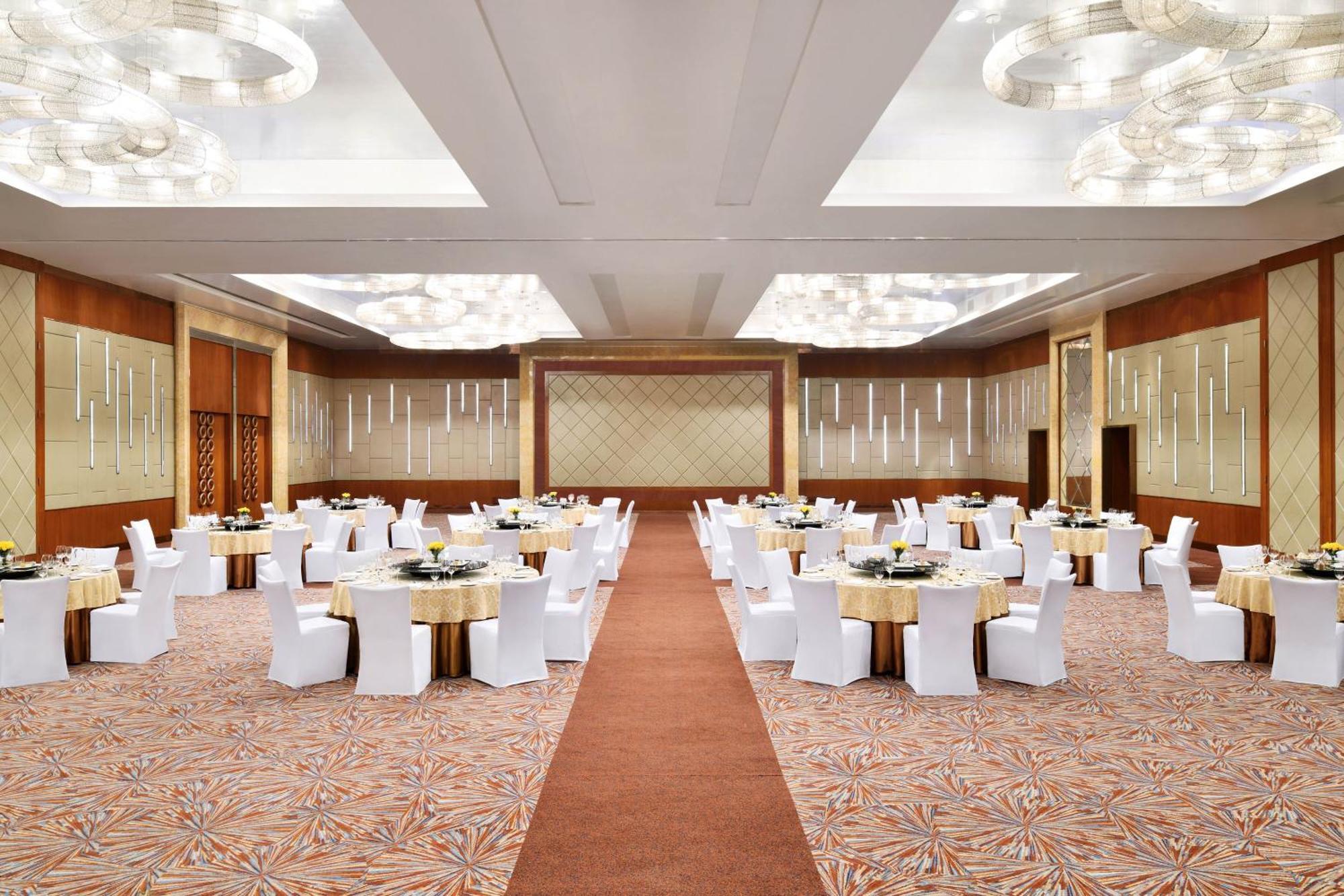 Sheraton Grand Bangalore Hotel At Brigade Gateway Exterior foto