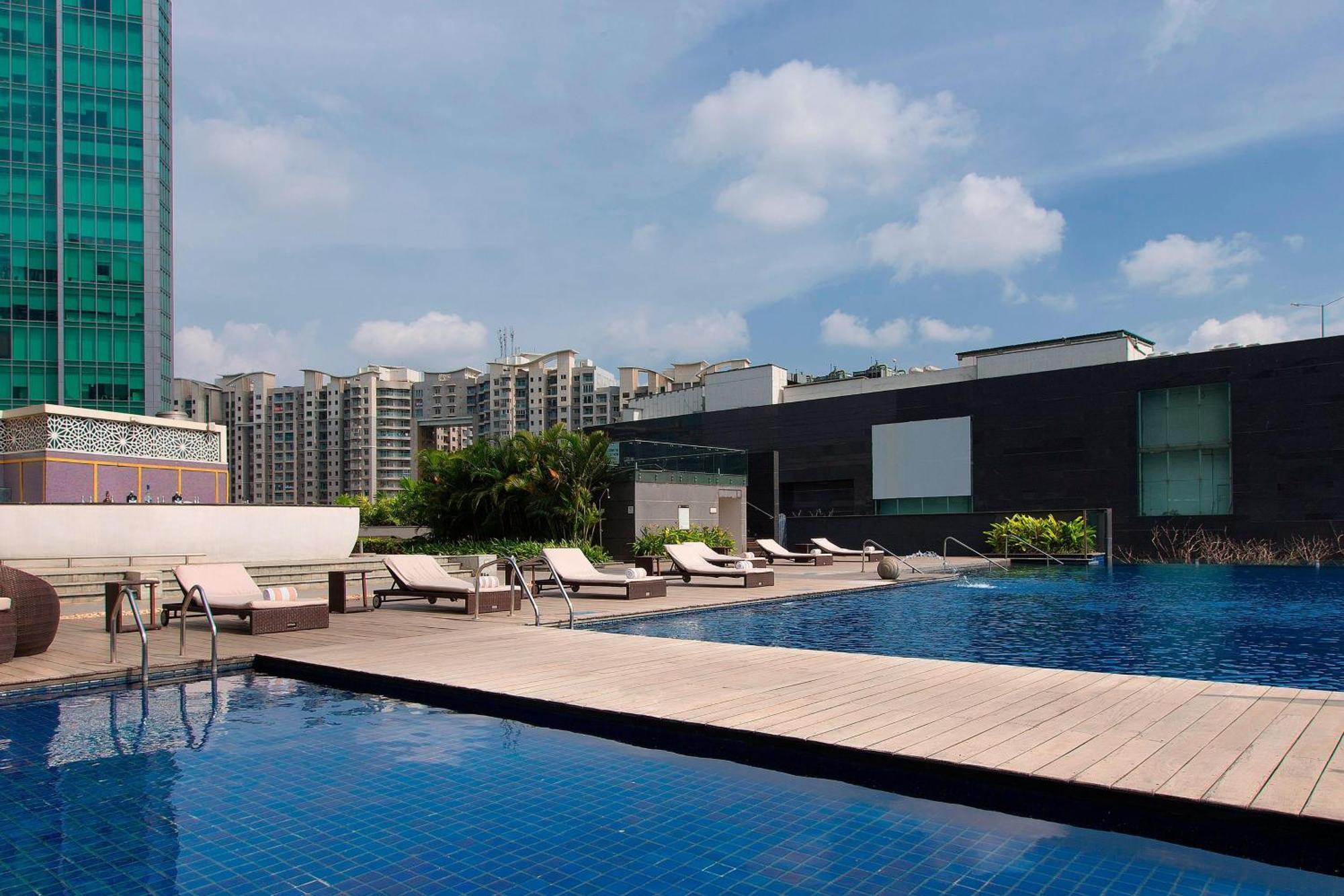 Sheraton Grand Bangalore Hotel At Brigade Gateway Exterior foto