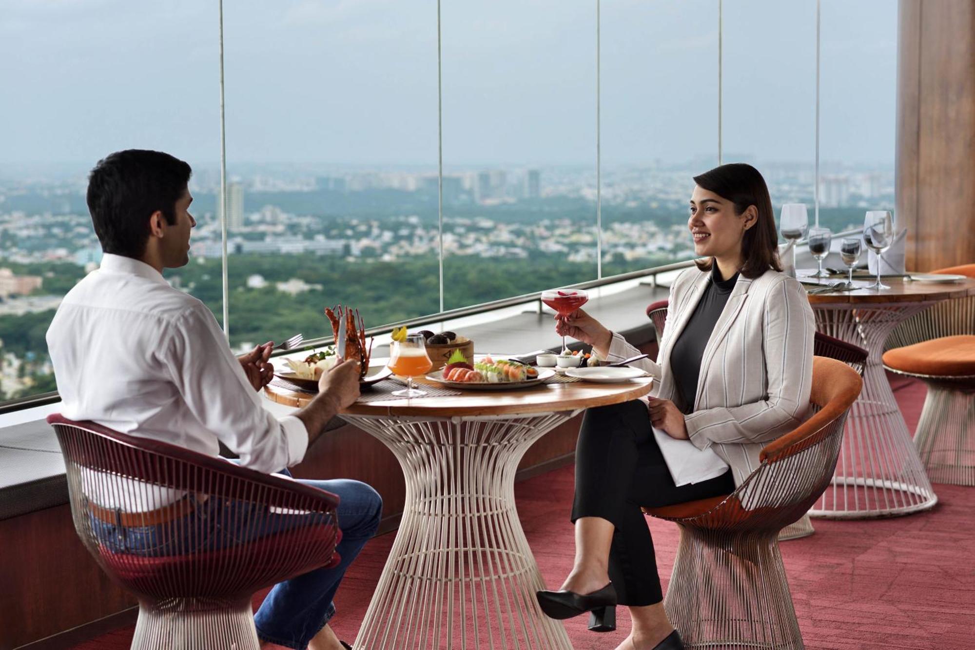 Sheraton Grand Bangalore Hotel At Brigade Gateway Exterior foto