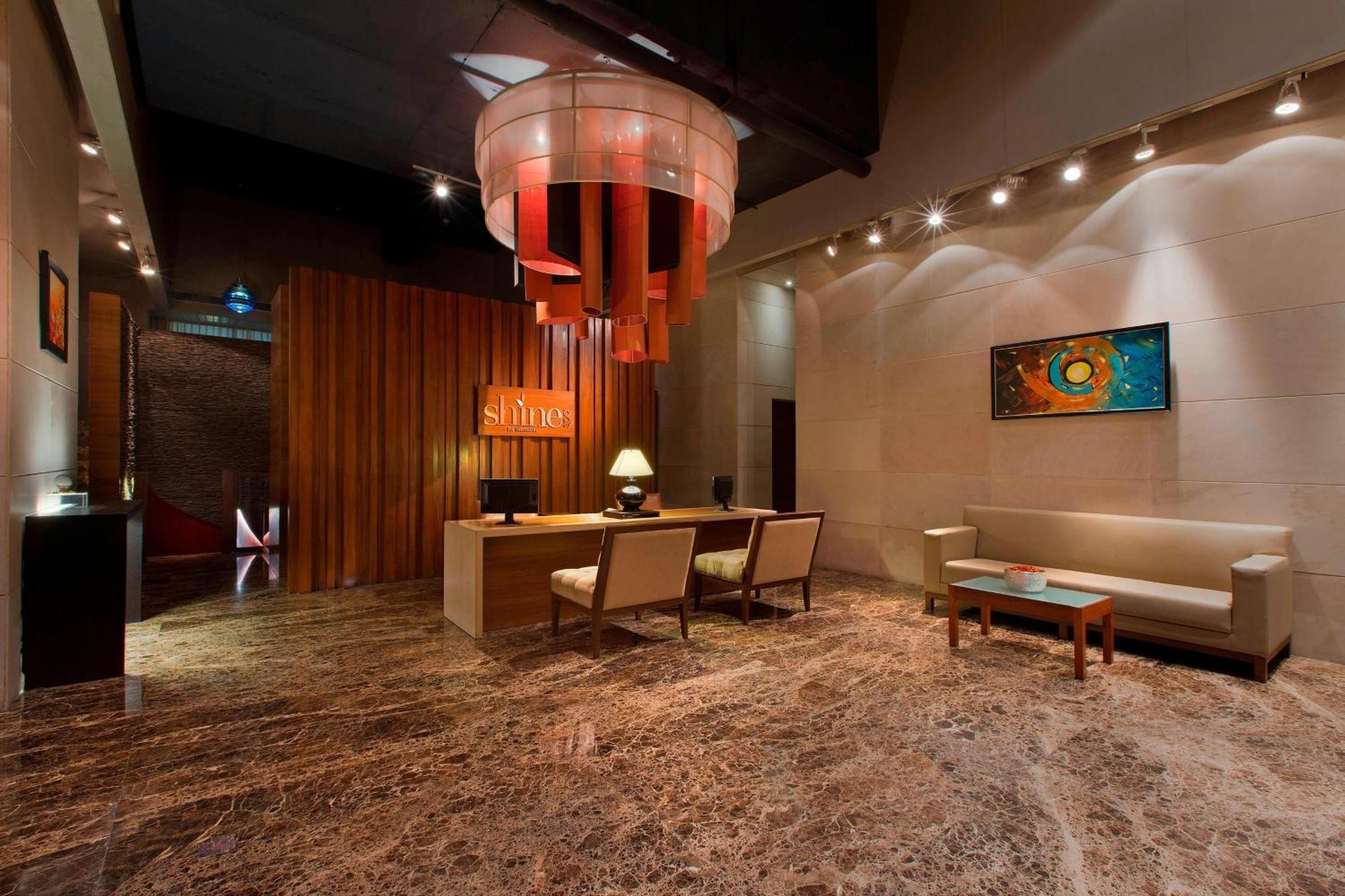 Sheraton Grand Bangalore Hotel At Brigade Gateway Exterior foto