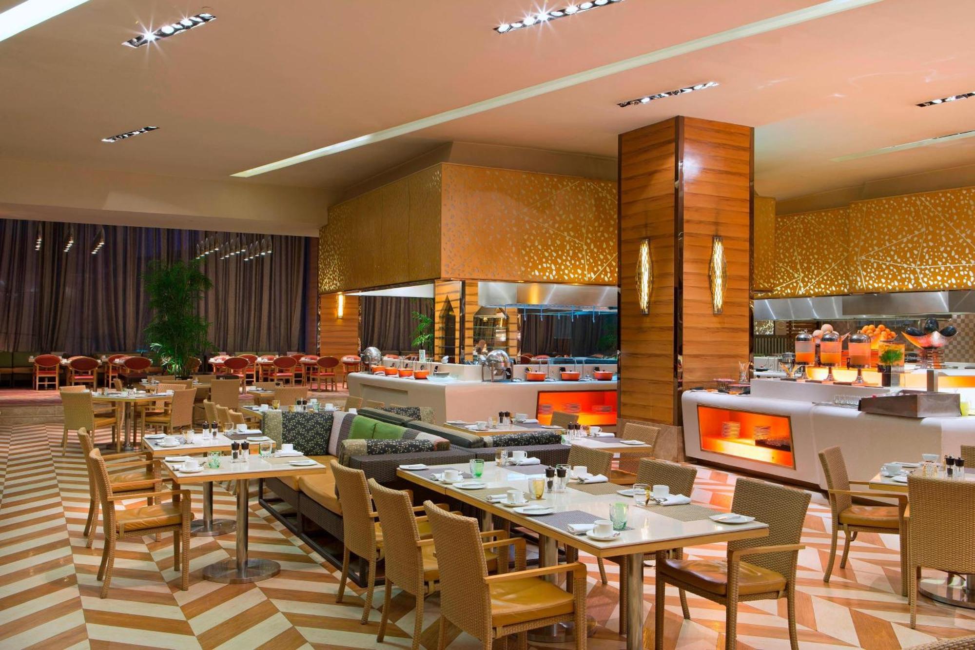 Sheraton Grand Bangalore Hotel At Brigade Gateway Exterior foto