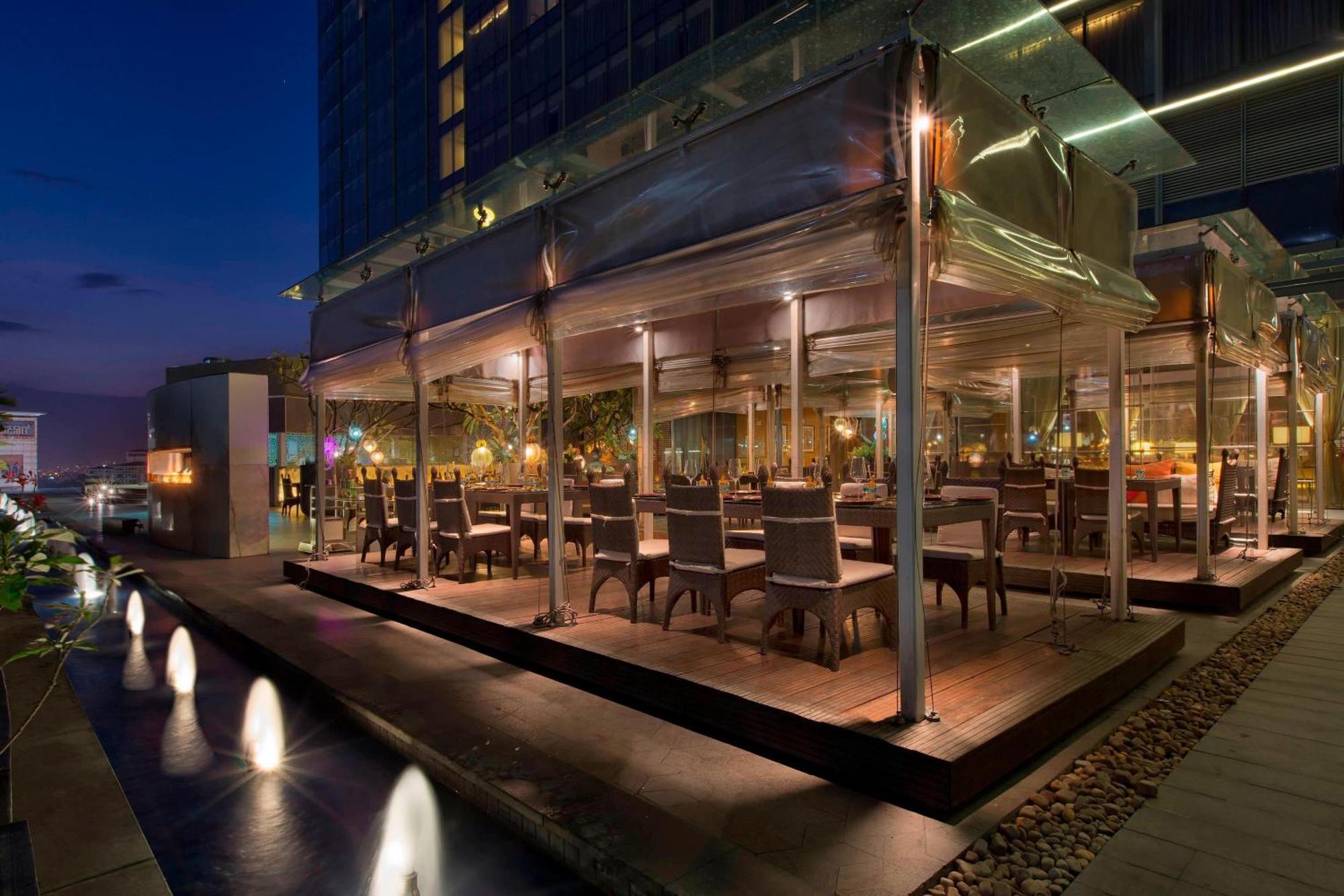 Sheraton Grand Bangalore Hotel At Brigade Gateway Exterior foto