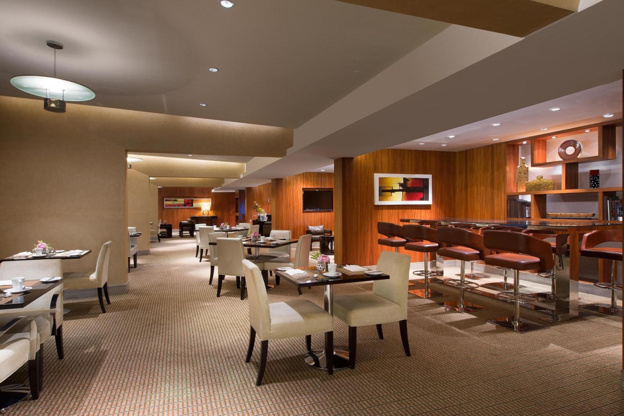 Sheraton Grand Bangalore Hotel At Brigade Gateway Exterior foto