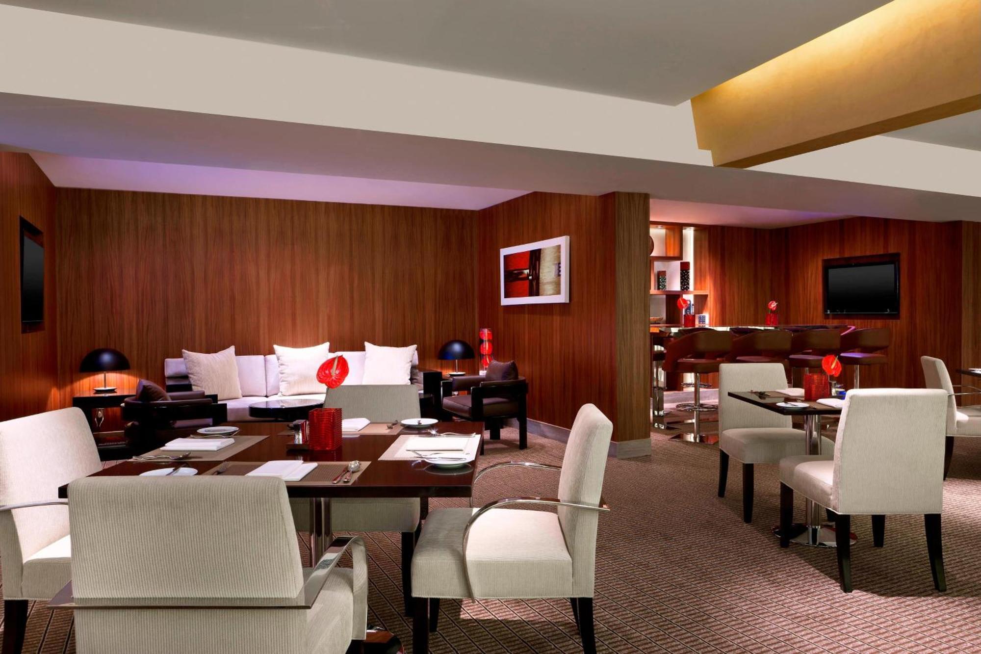 Sheraton Grand Bangalore Hotel At Brigade Gateway Exterior foto