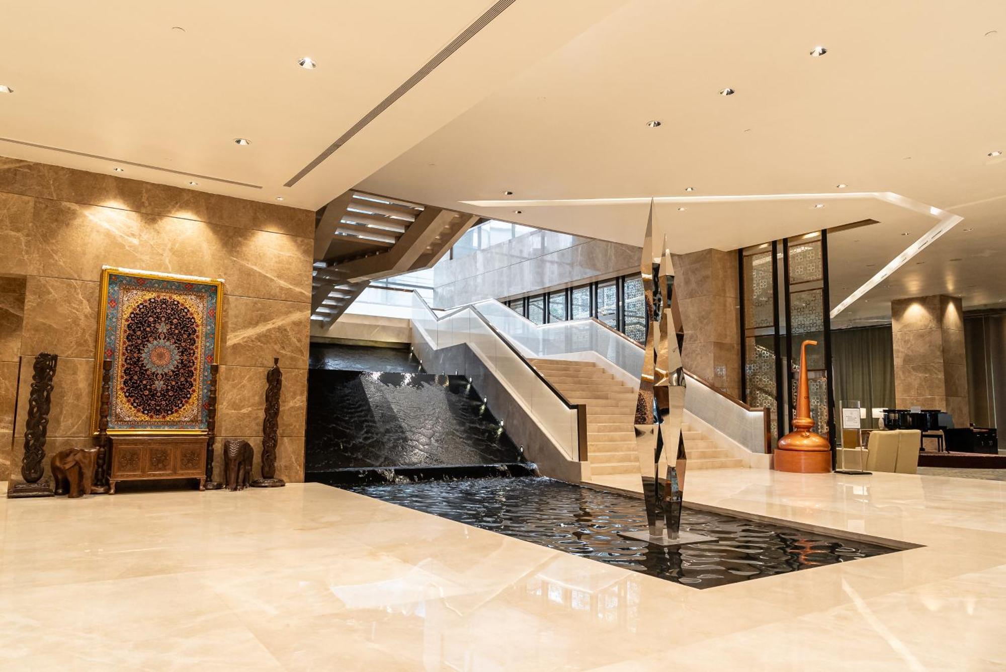 Sheraton Grand Bangalore Hotel At Brigade Gateway Exterior foto