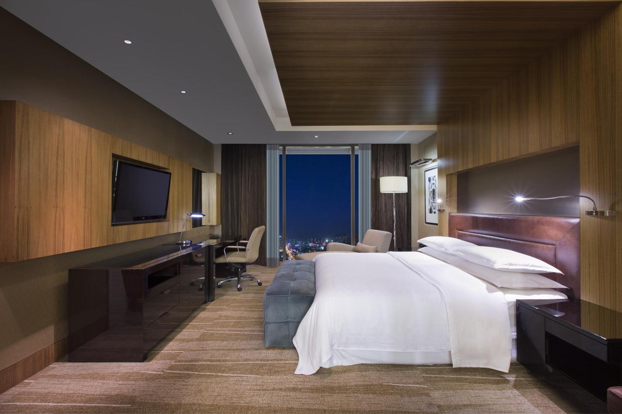 Sheraton Grand Bangalore Hotel At Brigade Gateway Exterior foto