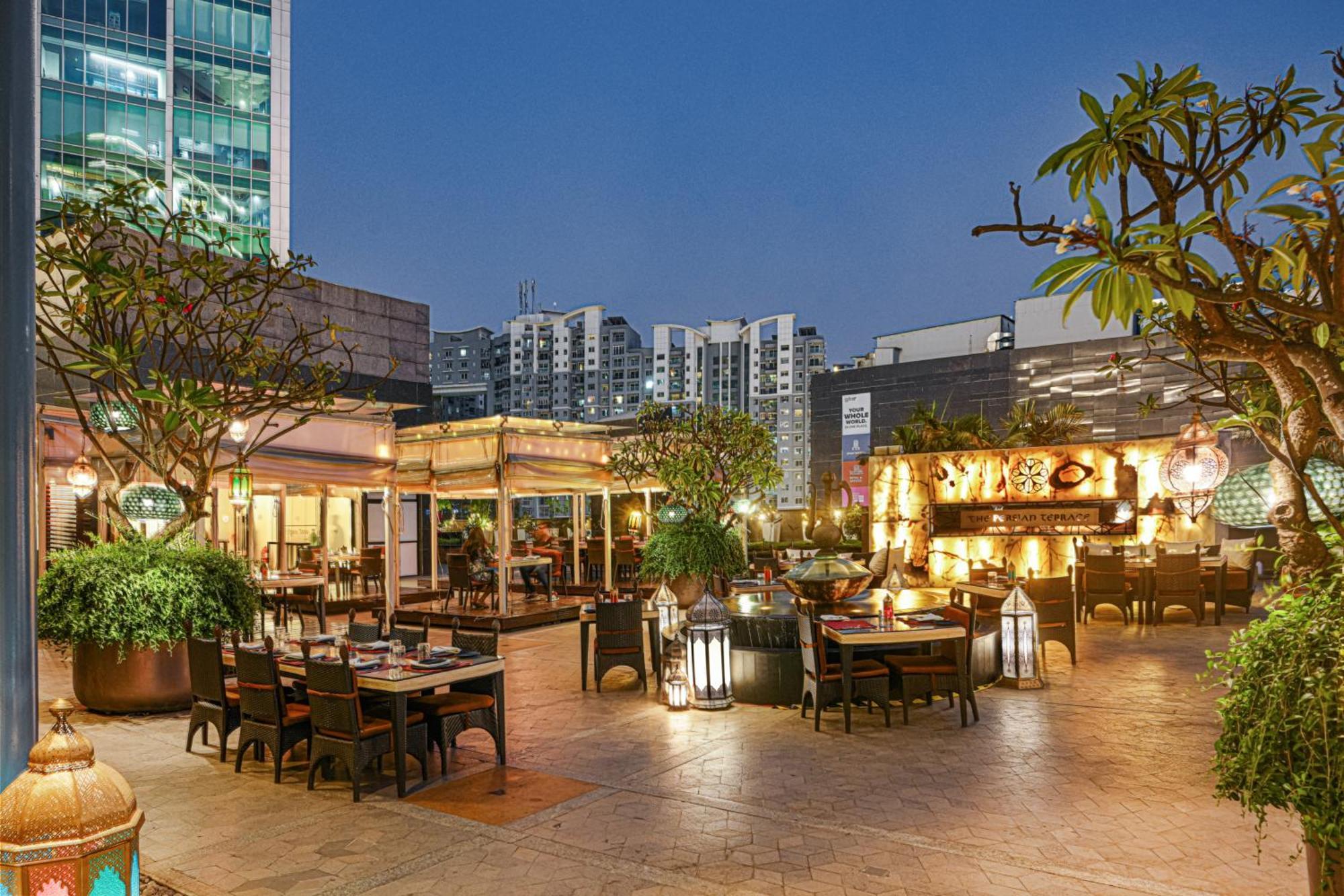 Sheraton Grand Bangalore Hotel At Brigade Gateway Exterior foto